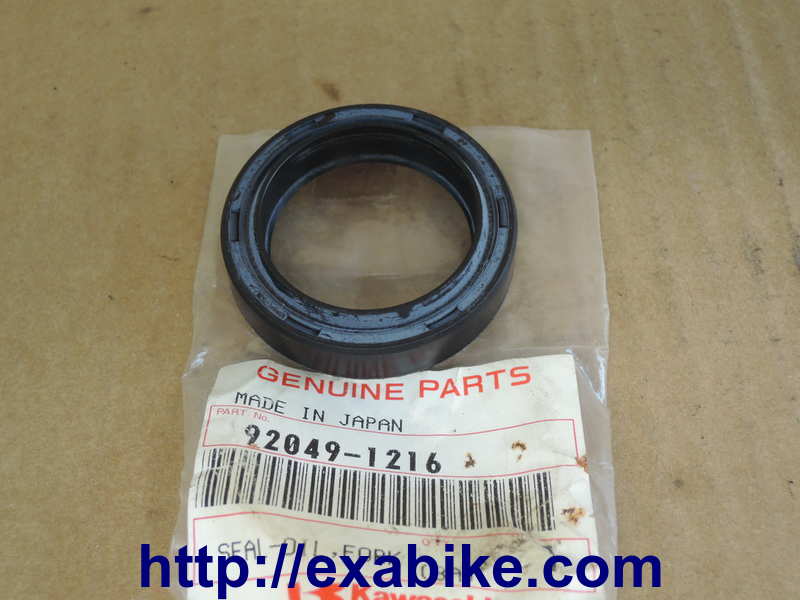 fork oil seal Kawasaki KX 125 - photo 1