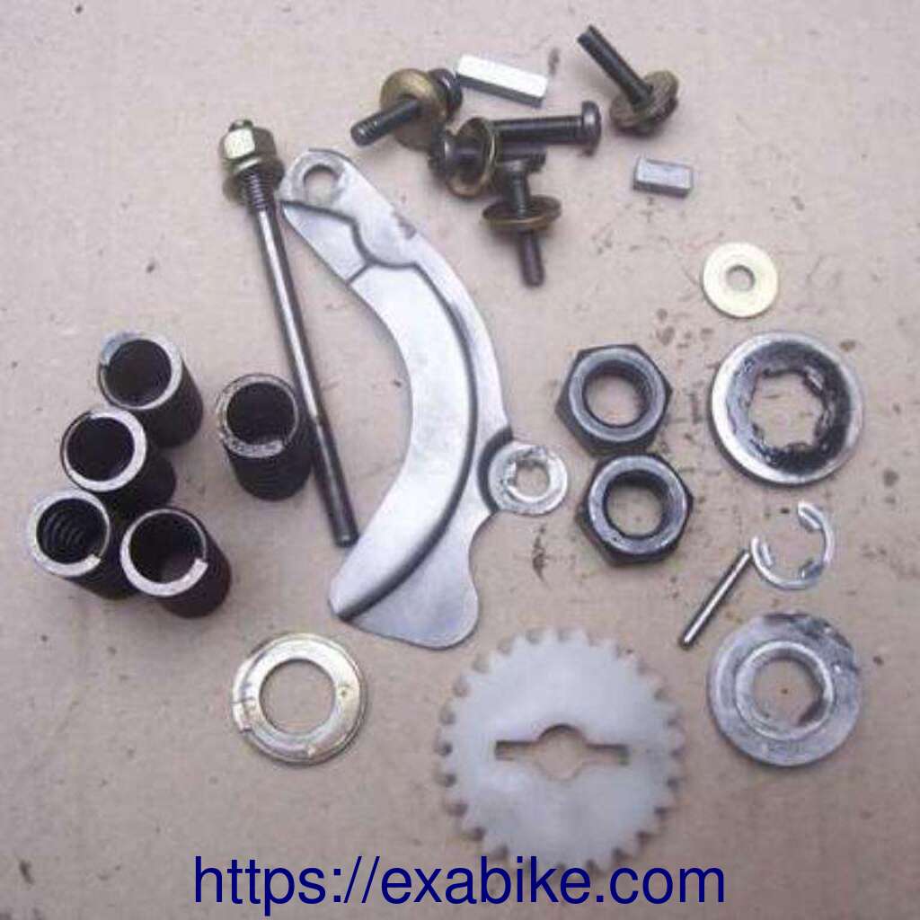 lot de pieces divers (ecrous..) KTM 125 LC2 - photo 1