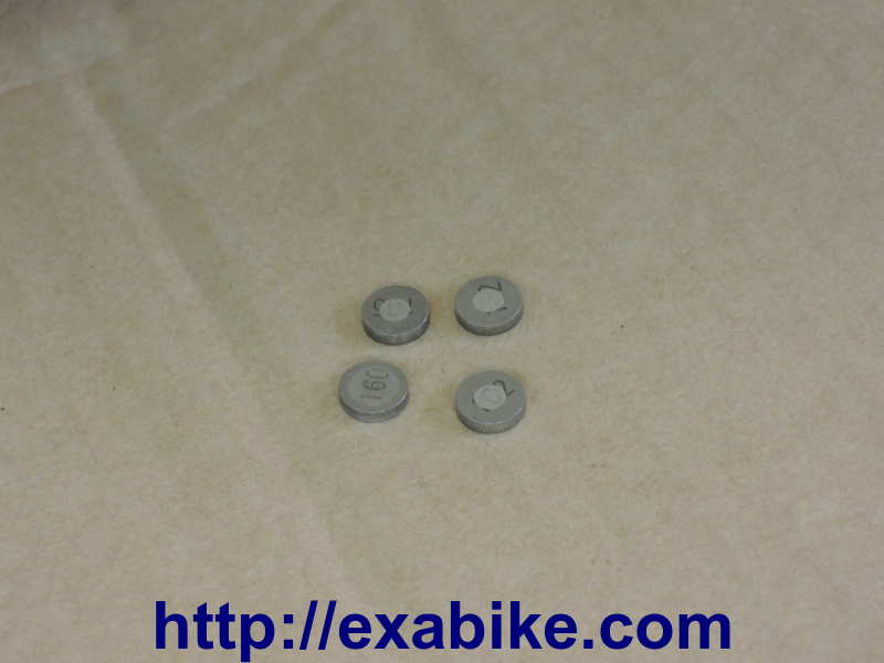 valve adjusting Suzuki GSR 750 - photo 1