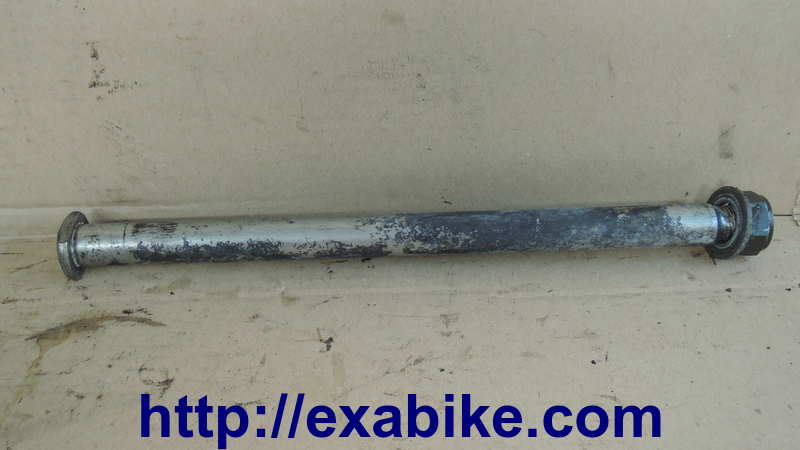 swingarm shaft Yamaha R6 - photo 1