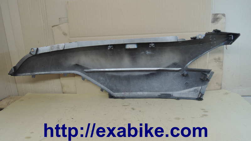 cache latéral droit Suzuki 400 Burgman - photo 2