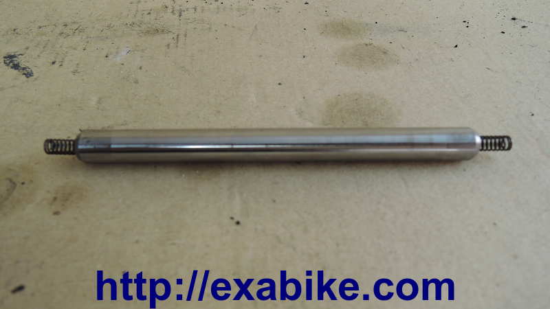 gearfork spindle Yamaha 125 YZF-R - photo 1