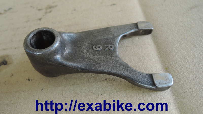 gearshift fork, right Yamaha 125 YZF-R - photo 1