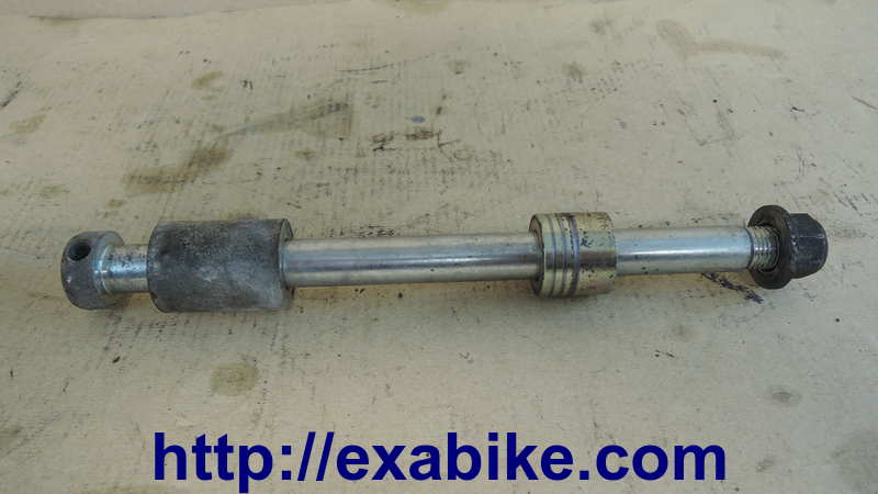rear wheel axle Kawasaki KE 125 - photo 1