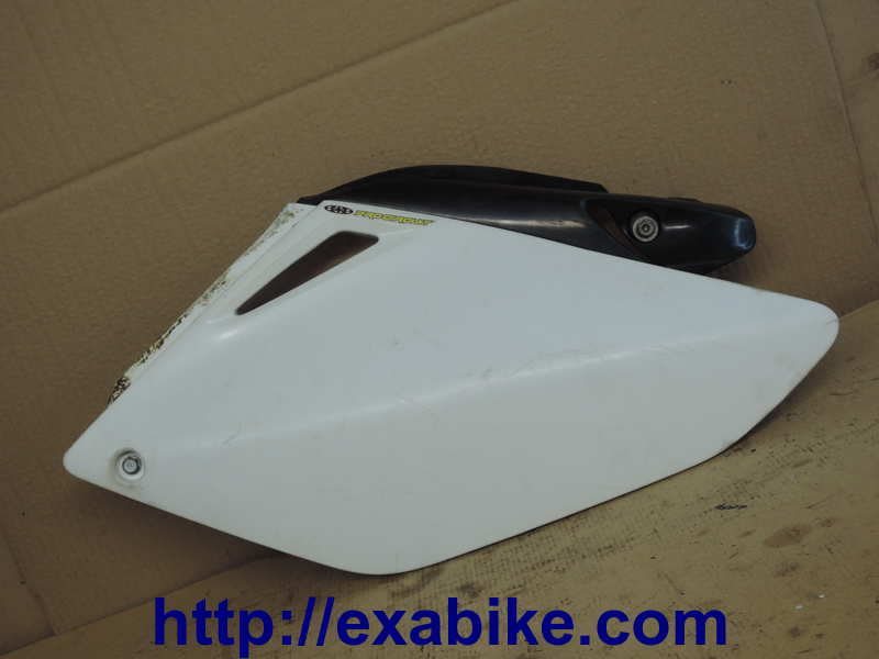 cache latéral gauche Honda CRF 250 - photo 1