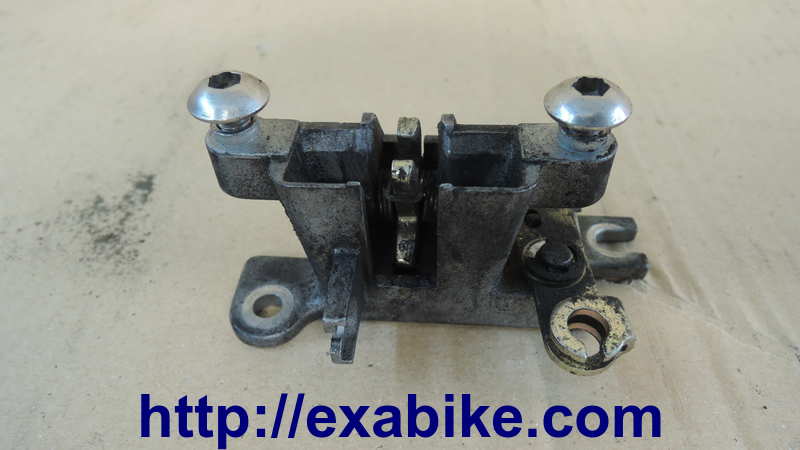 seat lock Kymco Xciting 500 - photo 1