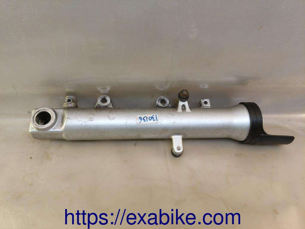 lower fork case, left Yamaha R6 - photo 2