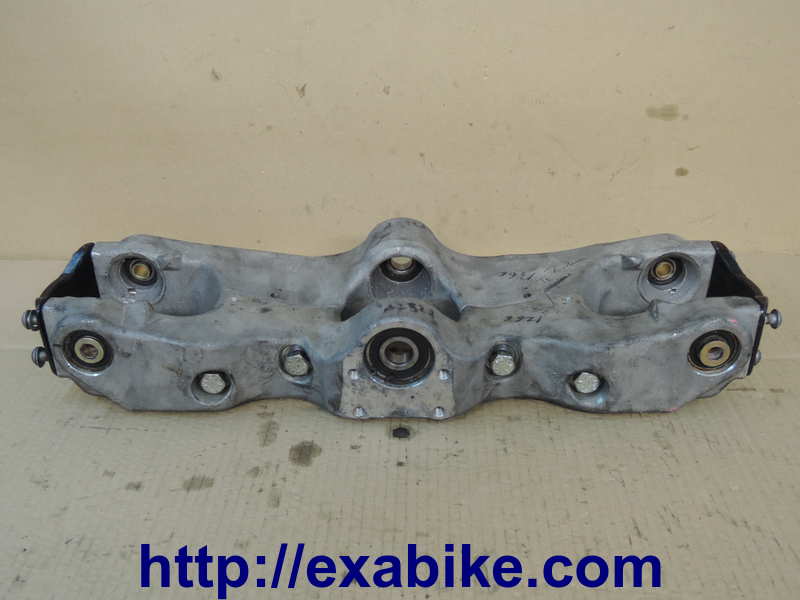 fork bracket, lower Piaggio 300 MP3 - photo 1