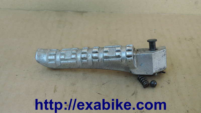 footrest, rear left Yamaha XTR 125 - photo 1