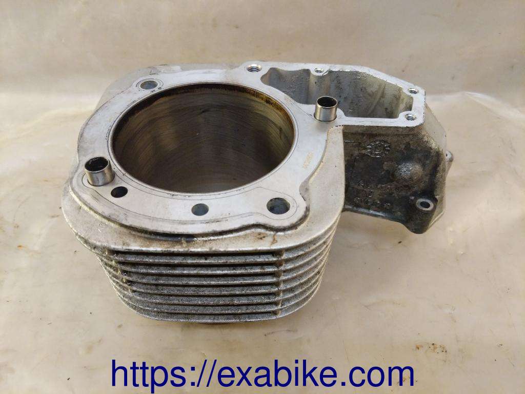 cylinder, left BMW R1150GS - photo 1