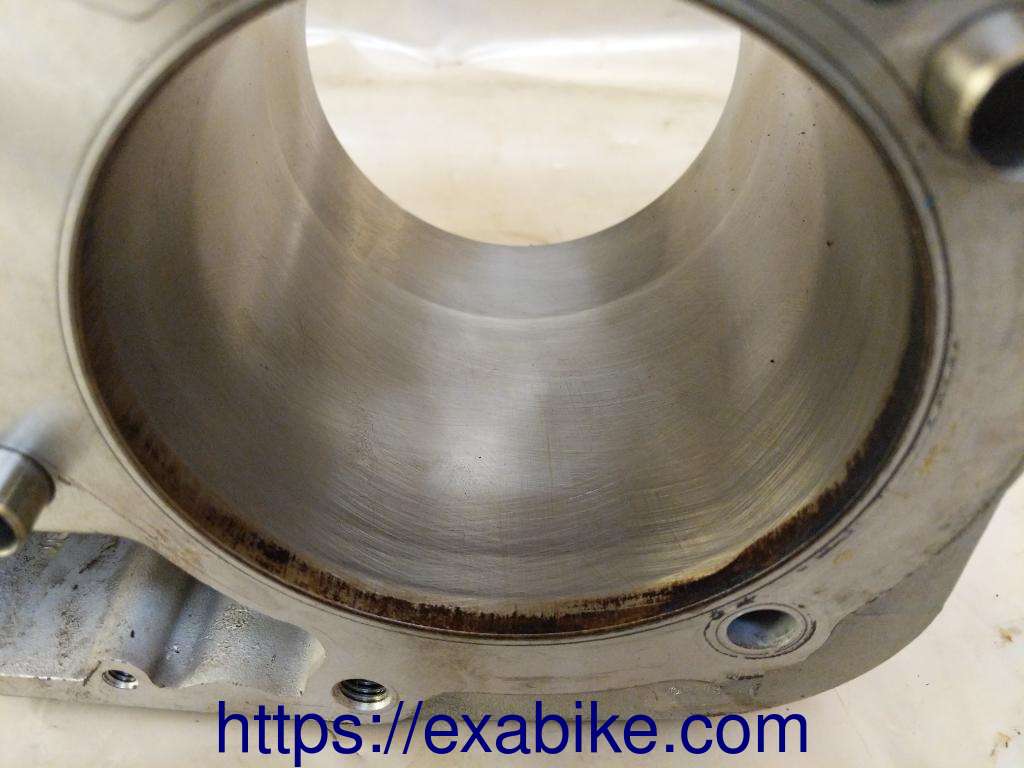 cylinder, left BMW R1150GS - photo 3