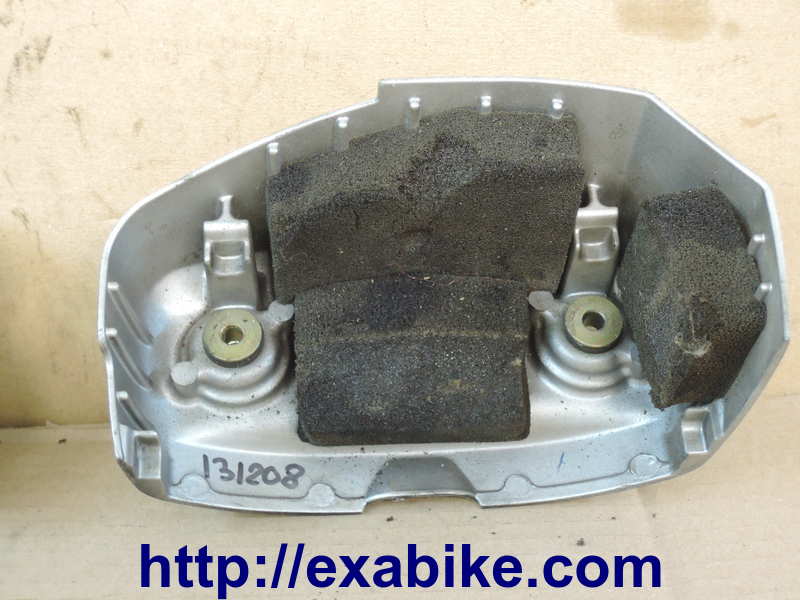 rear cylinder head side cover Honda Varadero 125 - photo 2