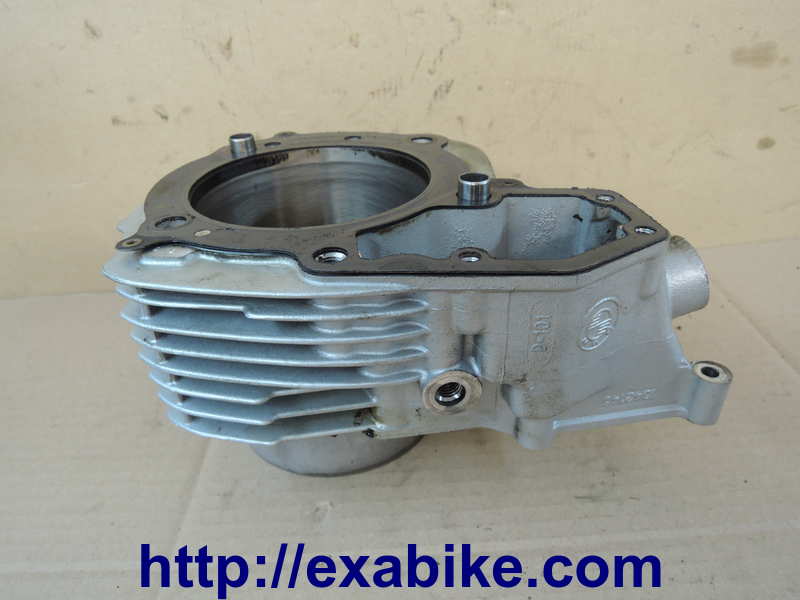 cylinder, right BMW R1150GS - photo 1