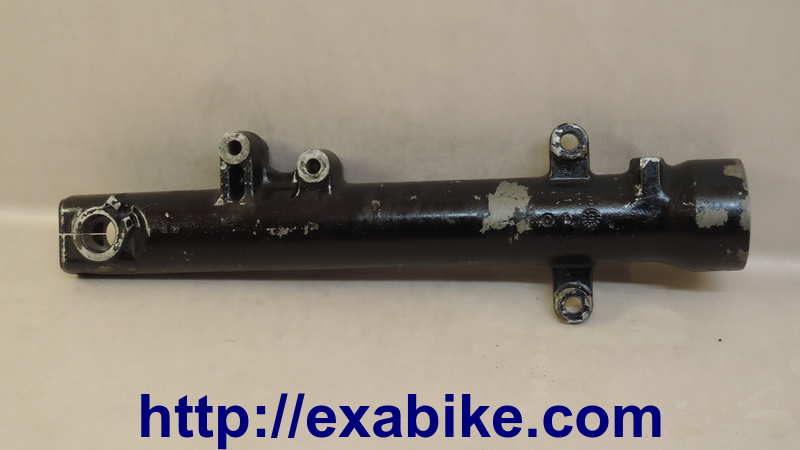 lower fork case, left Kawasaki GPZ 500 - photo 2