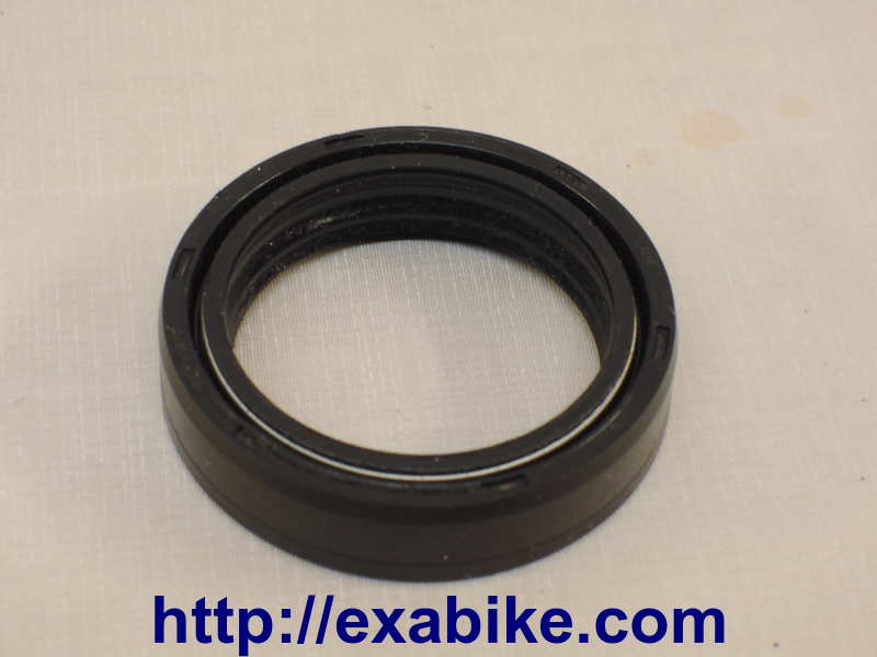 fork oil seal Kawasaki GPZ 500 - photo 1