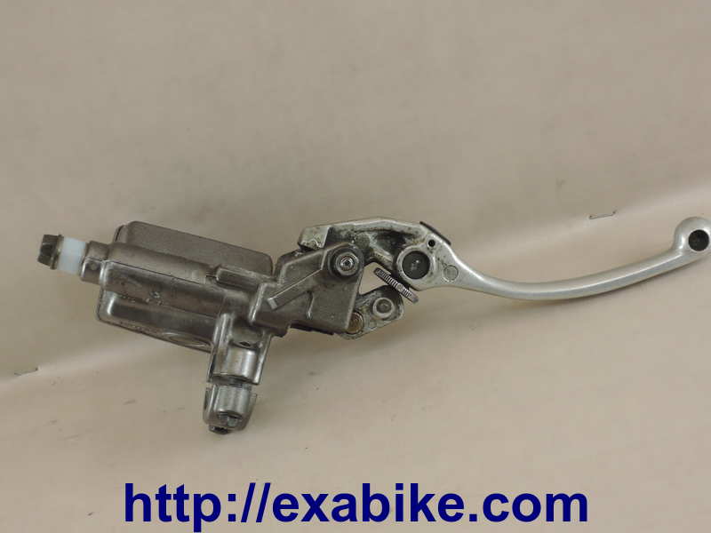 clutch master cylinder Honda VFR 750 - photo 3