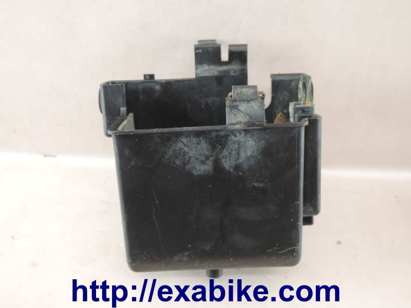 battery case Yamaha FZX 750 - photo 2