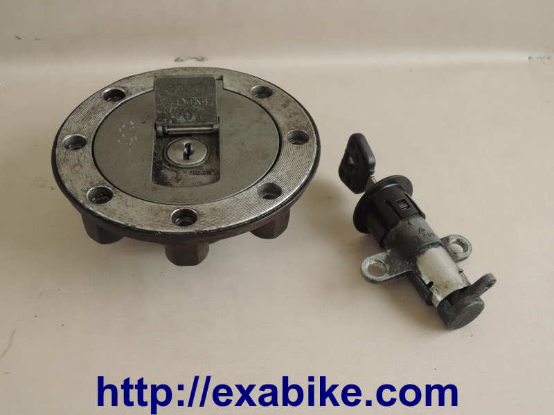 fuel tank cap Yamaha TDM 850 - photo 1