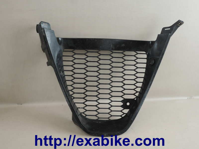 lower v fairing Suzuki GSXR 1000 - photo 1