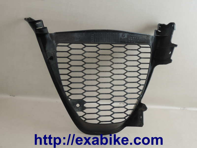 lower v fairing Suzuki GSXR 1000 - photo 2