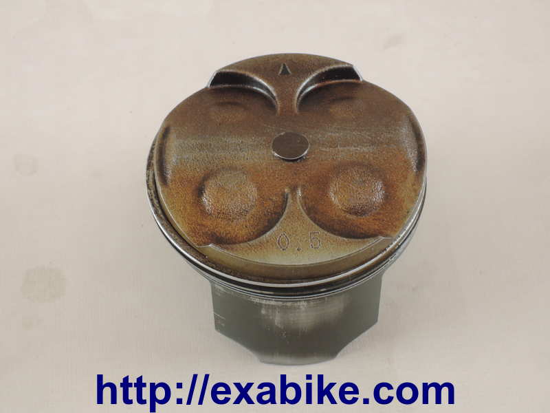 piston Suzuki GSXR 750 - photo 1