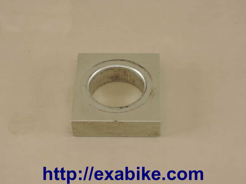 chain puller, left Yamaha 1000 Fazer - photo 1