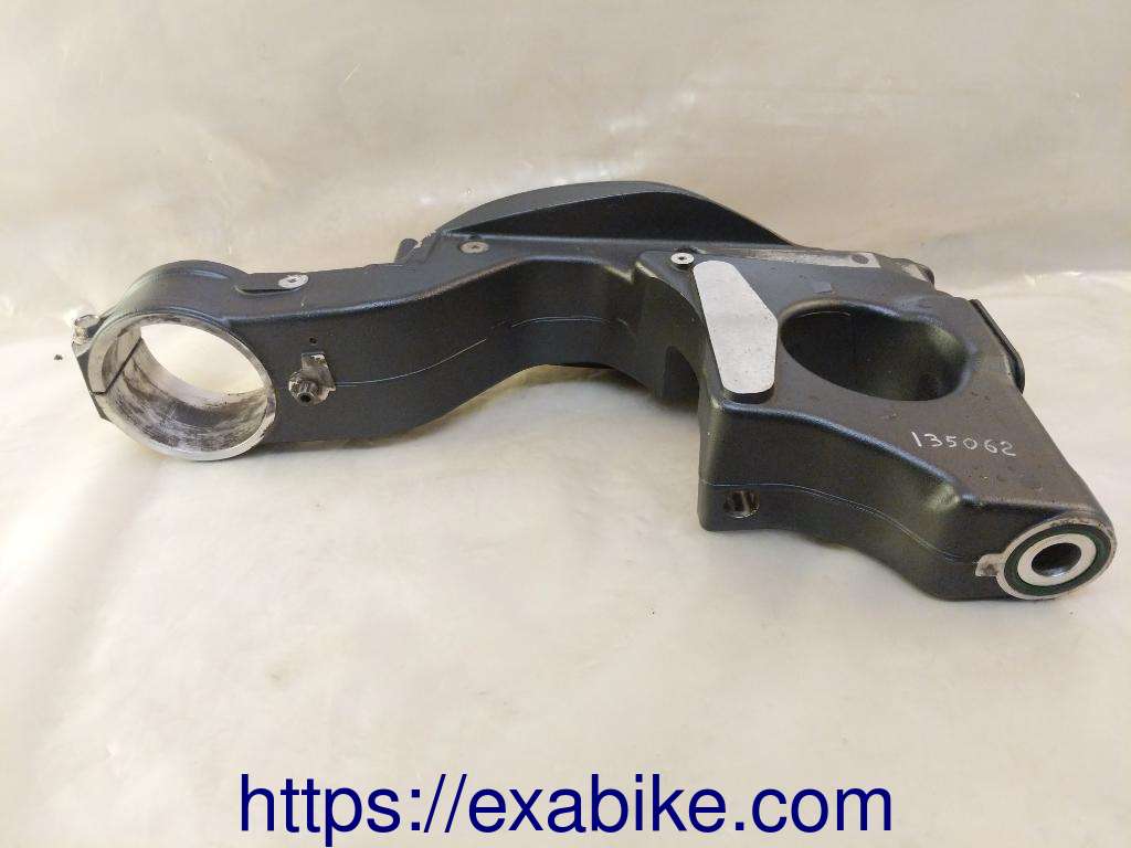 swingarm Triumph 1050 Sprint ST - photo 1