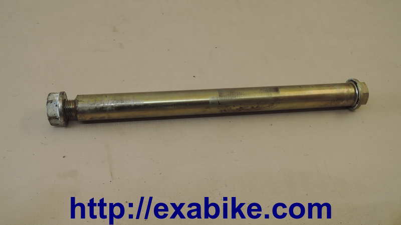 swingarm connecting axle Kawasaki KMX 125 - photo 1