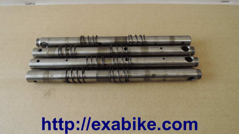 valve rockers axles Suzuki GSXF 750 - photo 1