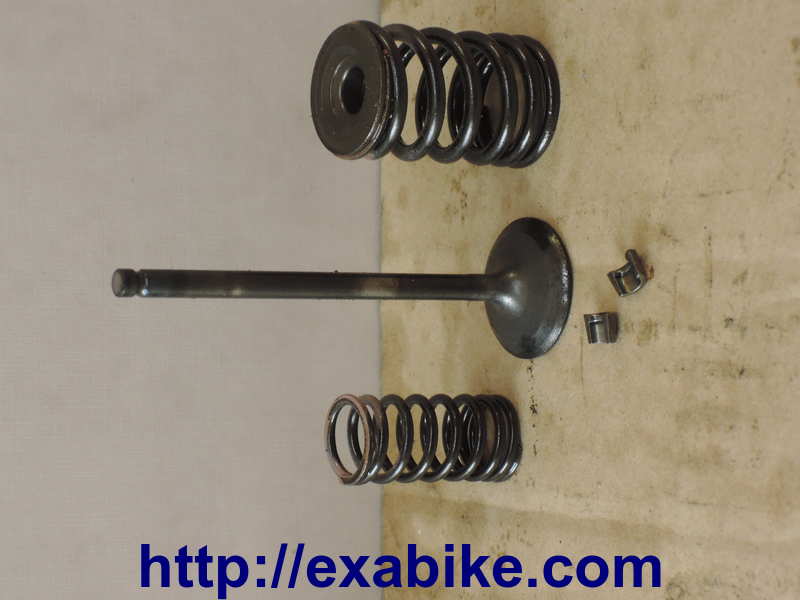 intake valve Suzuki GSXF 750 - photo 1