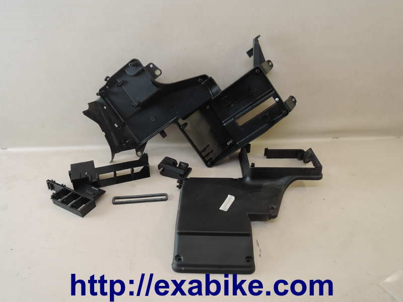 relay and fuse box BMW K1200LT - photo 3