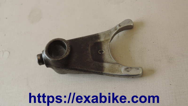 gearshift fork Yamaha FZX 750 - photo 2