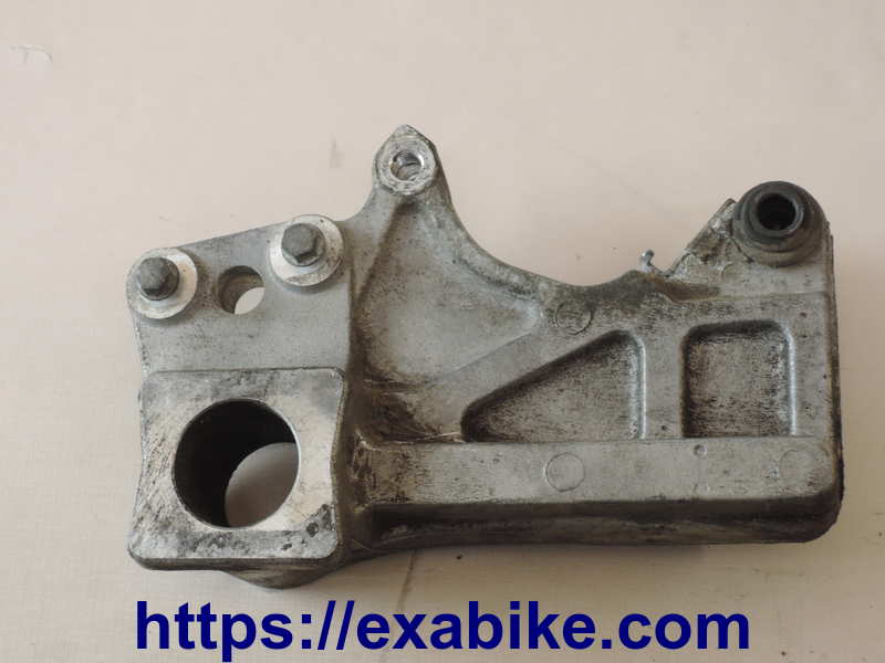 rear caliper bracket Suzuki GSF 1250 Bandit - photo 1