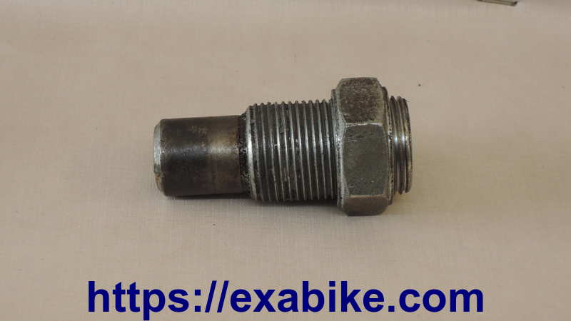 swingarm pivot Yamaha XV 1100 - photo 1