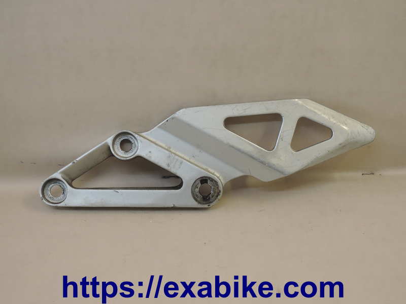 footrest bracket, front left Suzuki GSXR 600 - photo 1