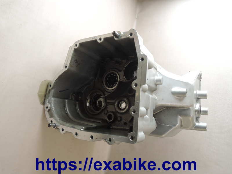gearbox case BMW R850R - photo 1