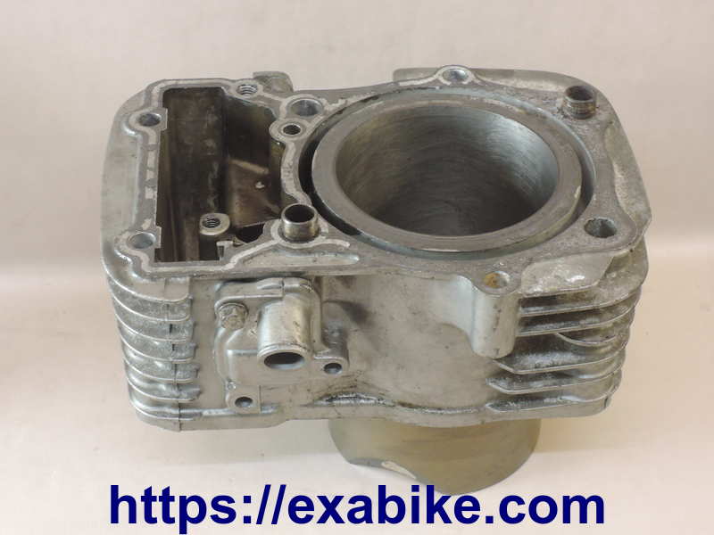 cylindre arrière Suzuki VX 800 - photo 1