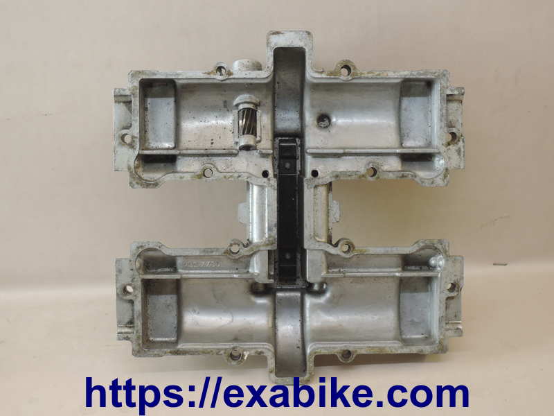 cylinder head cover Suzuki GSX 400 - photo 2