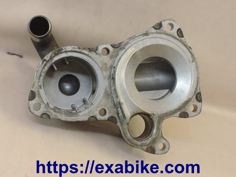 water pump cover Honda GL 1800 - photo 2
