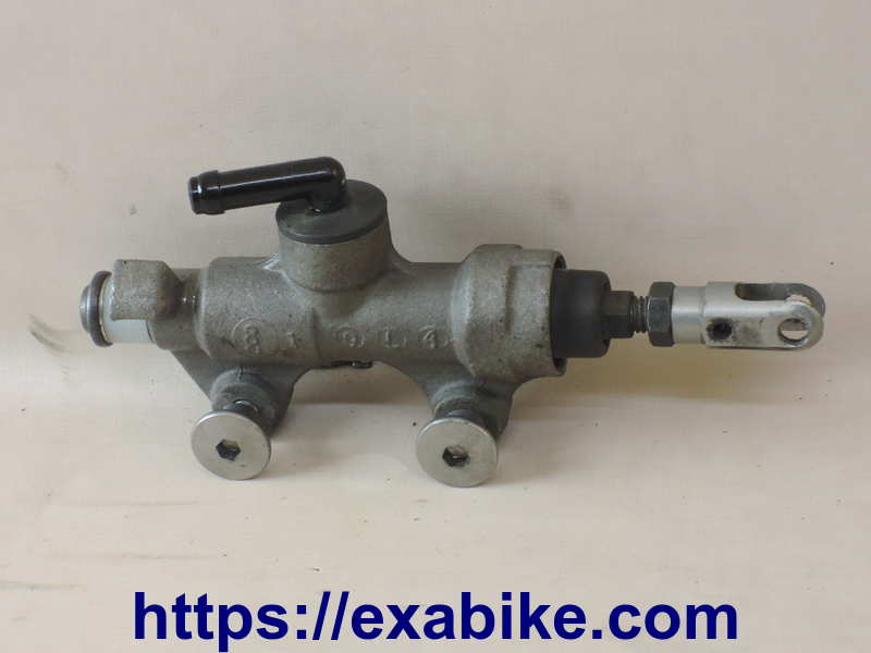 rear master cylinder YAMAHA 1000 R1 - photo 1