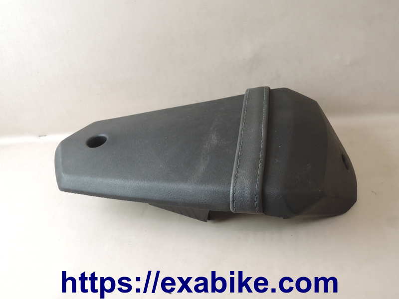 rear seat Yamaha 125 YZF-R - photo 1