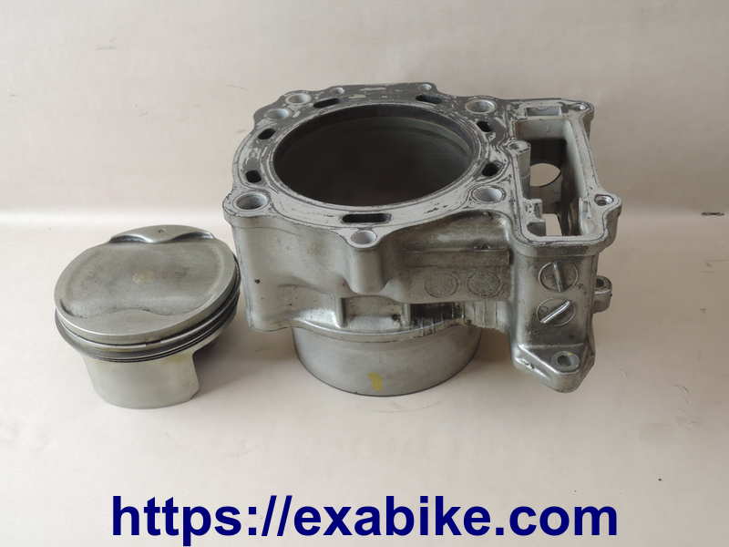 front cylinder Suzuki DL 1000 V-Strom - photo 1
