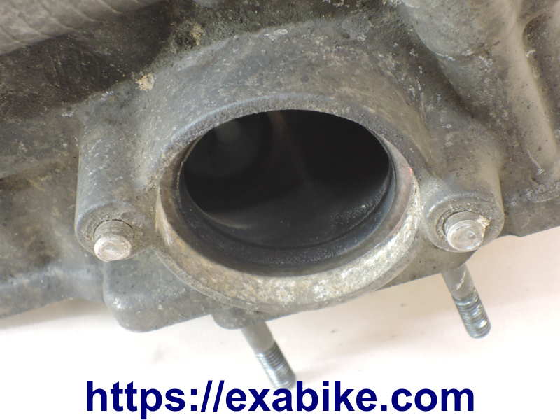 front cylinder head Suzuki DL 1000 V-Strom - photo 3