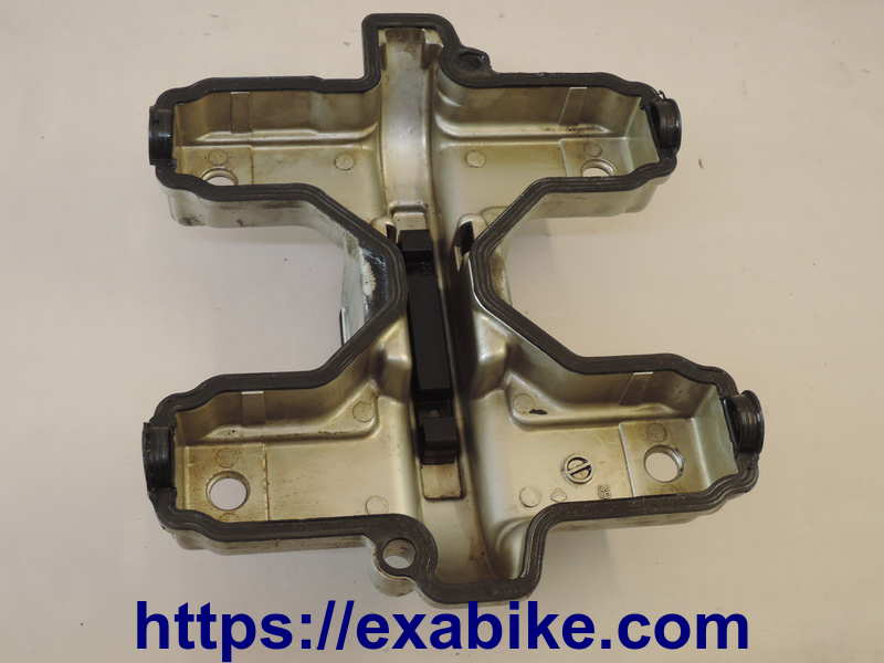 cylinder head cover Suzuki GS500F - photo 2