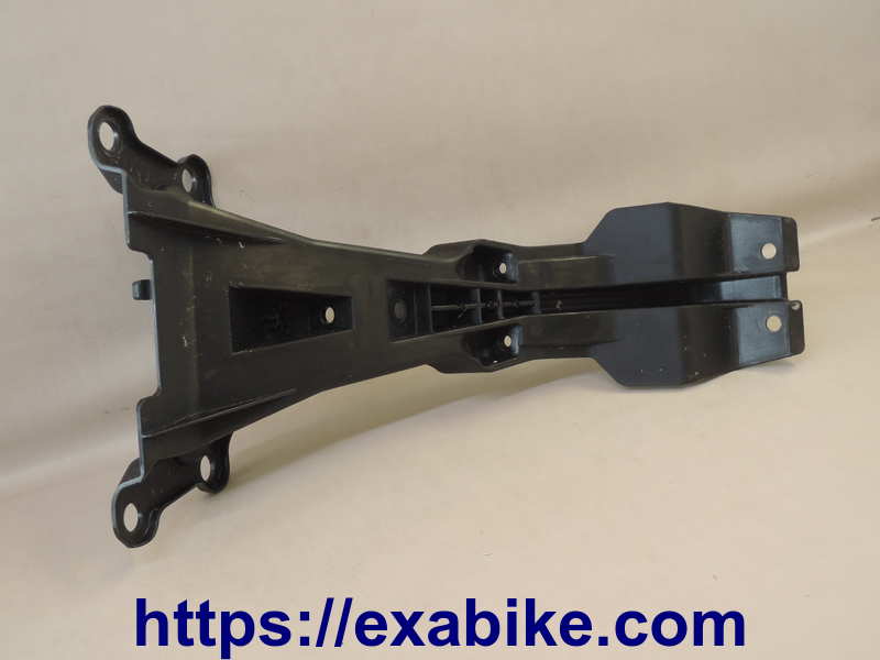 rear fender inner cowl Suzuki GSXR 1000 - photo 1