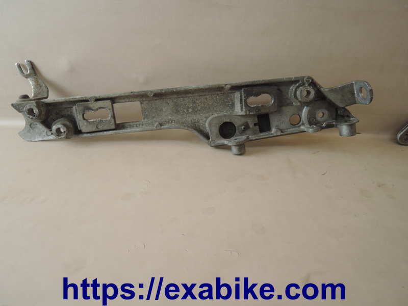platine repose-pied Yamaha XVZ 1200 Venture - photo 2