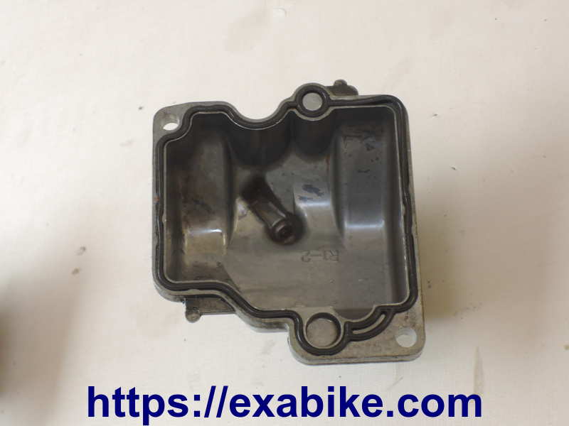 carburetor float chamber, left Suzuki RF 600 - photo 2