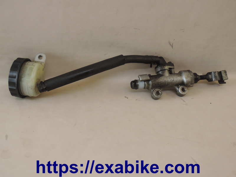 rear master cylinder Honda CBR 900 - photo 1