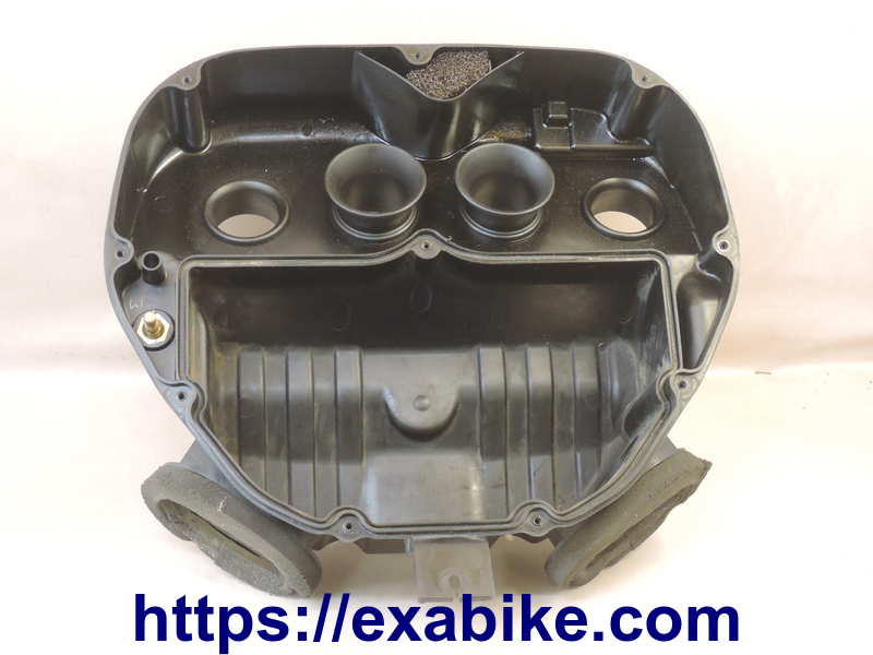 air cleaner case Suzuki GSXR 1000 - photo 1