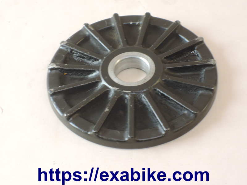 oil filter cover Kawasaki GPZ 1100 - photo 1